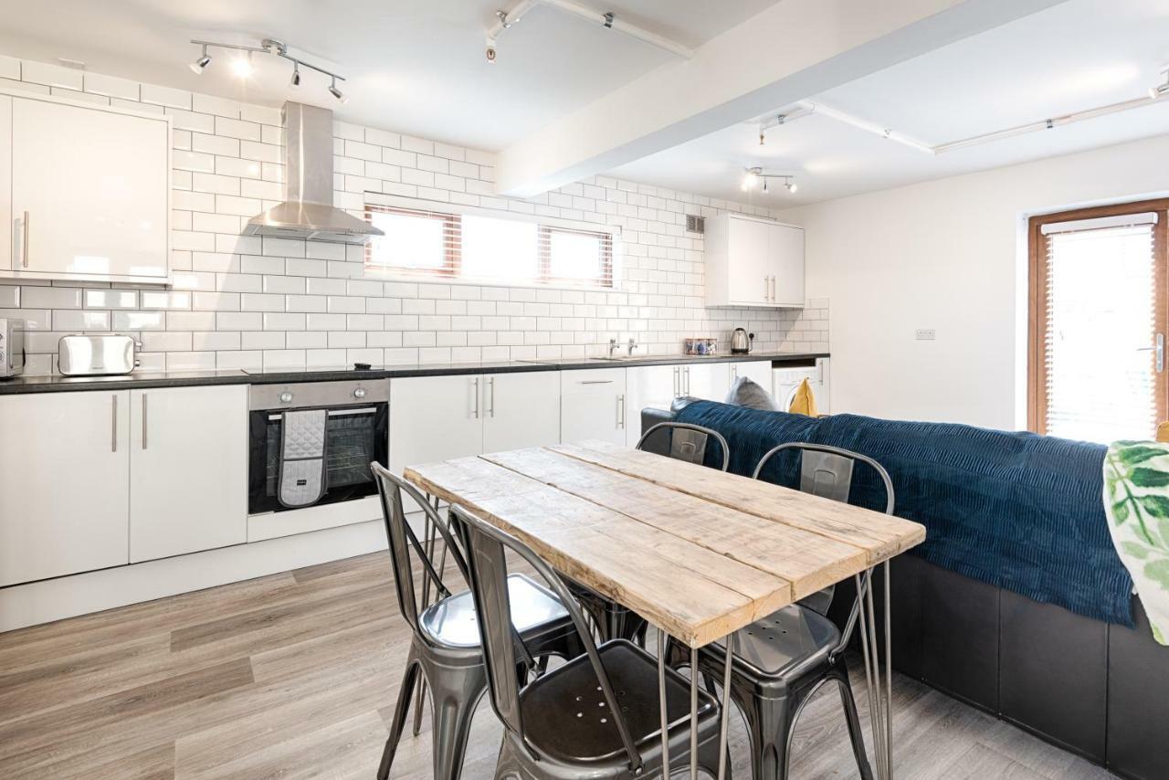 2 Ensuites, Garden, Smart Tv'S In All Rooms! Swansea Exterior foto